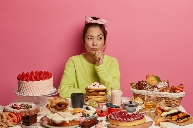 5 Easy Tips To Fend Off Food Cravings And Lose Weight