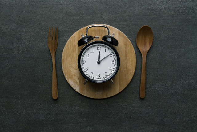 Circadian Fasting: What It Is & How It Helps You Lose Weight