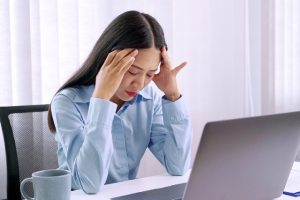 How Stress Contributes to Weight Gain and Tips to Manage It